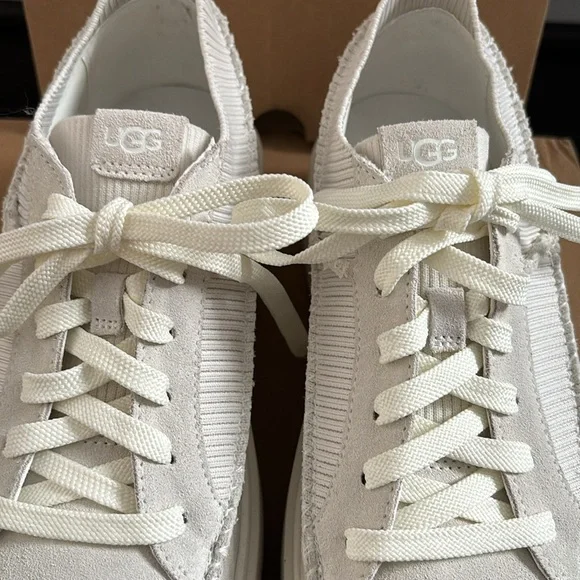 UGG Women's EZ-DUZZIT LACE PLATFORM SHOES SZ 9 NEW IN BOX